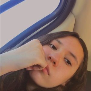 Meet your Posher, Adeli